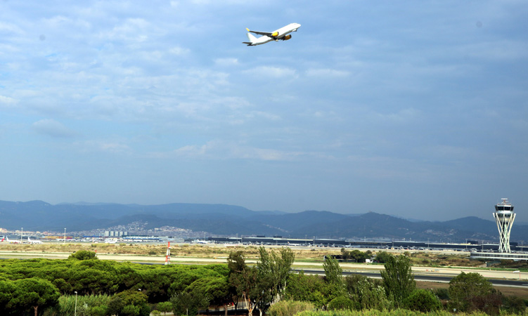 Las rutas a norteamérica han revitalizado el ritmo del aeropuerto del Prat.