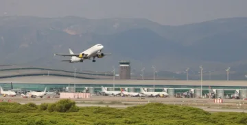 El aeropuerto de El Prat supera los 26 millones de viajeros en el primer semestre y registra su máximo histórico hasta junio