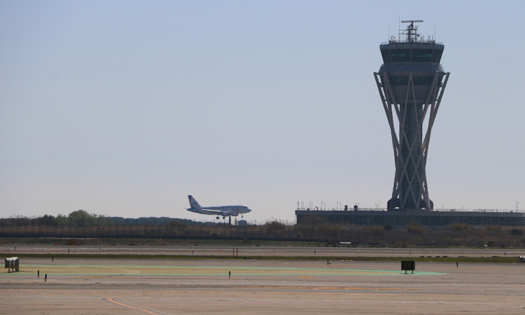 La ampliación multiplicaría la presencia de aviones en El Prat. - Foto: ACN Lluís Sibils
