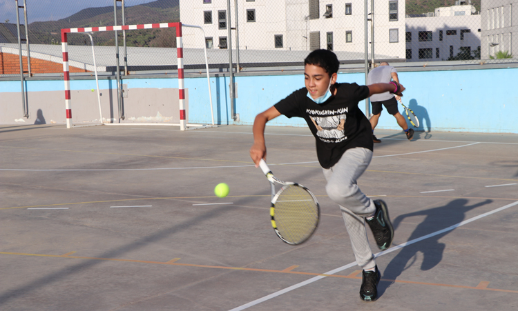 La Fundación Tenis Barcelona ofrecerá clases gratuitas de tenis a 42 jóvenes.